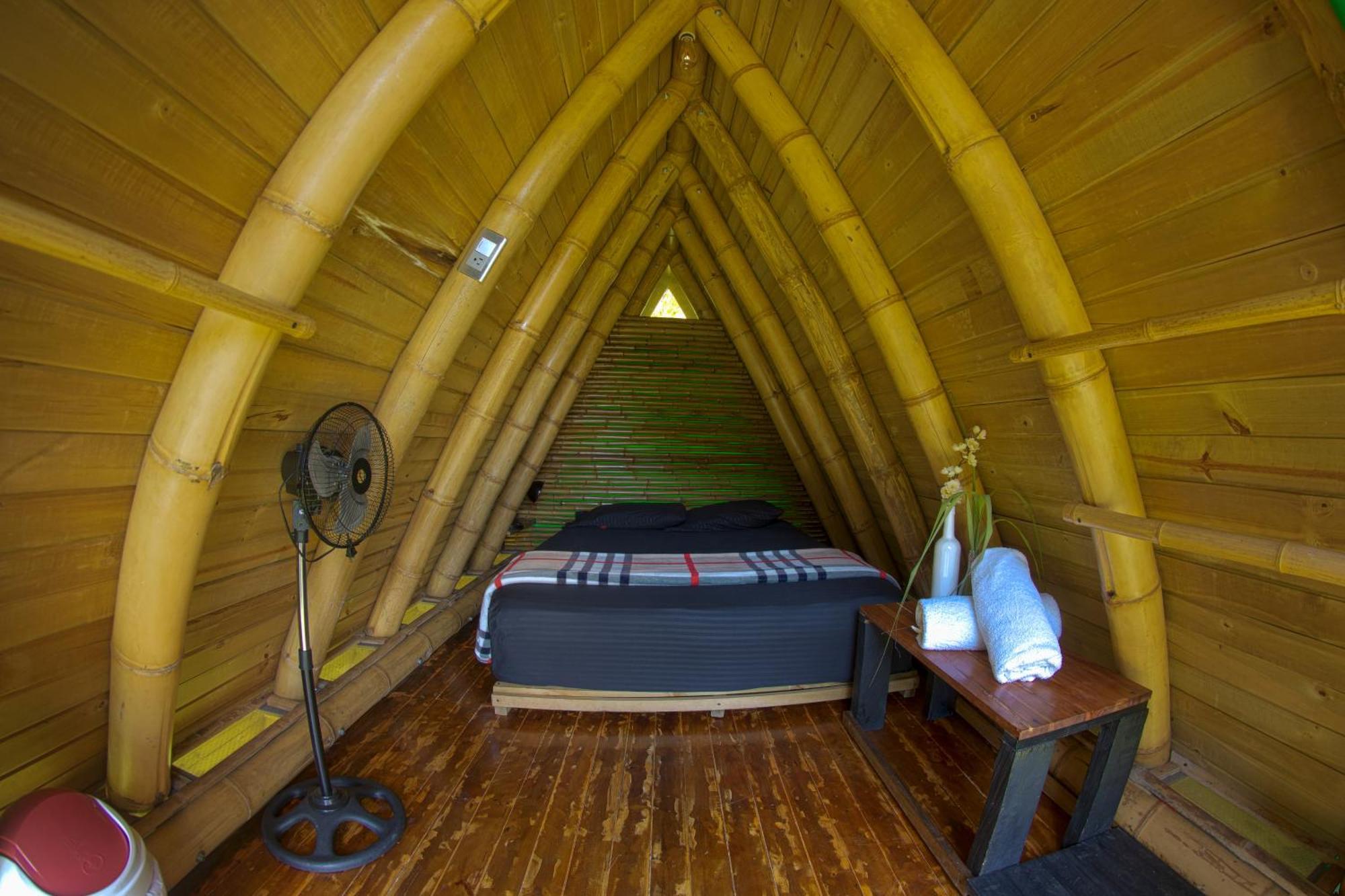 La Perla Negra - Black Pearl Eco Hostel サン・ラファエル エクステリア 写真
