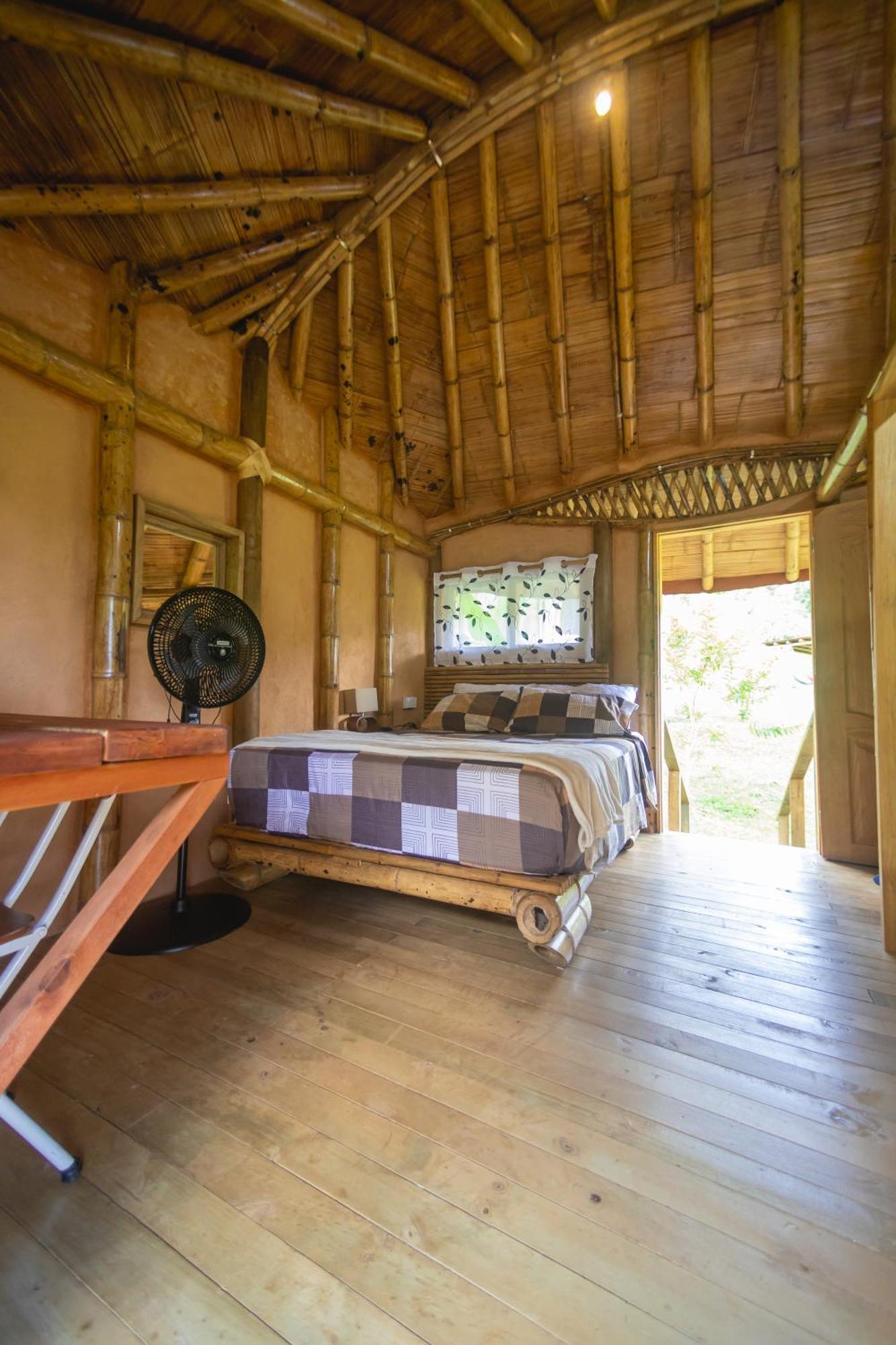 La Perla Negra - Black Pearl Eco Hostel サン・ラファエル エクステリア 写真